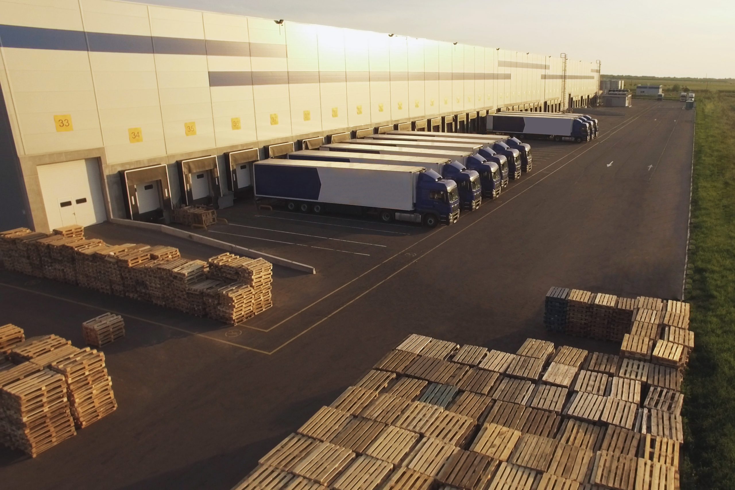 distribution warehouse with trucks of different capacity